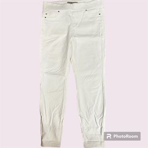 White Liverpool pull on ankle skinny jeans! Perfect condition!